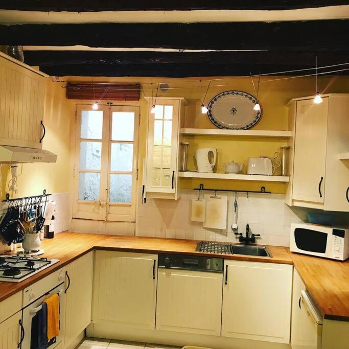 Historic French Townhouse Villa Saint-Thibery ภายนอก รูปภาพ
